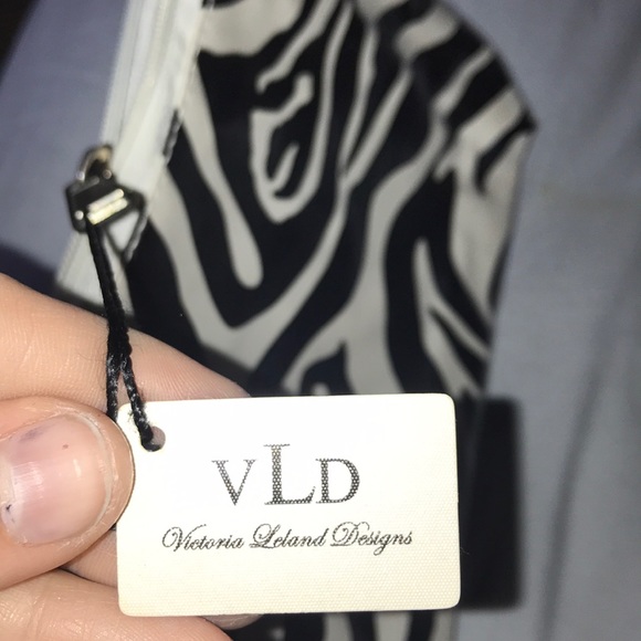 Zebra print cosmetics bag - Picture 4 of 4